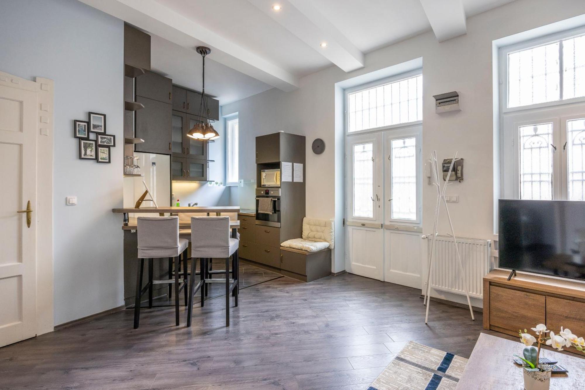 Explore Budapest From A Central Cozy Home & Sweet Retreat المظهر الخارجي الصورة